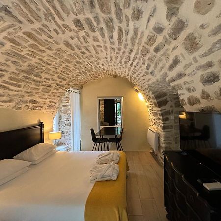 La Maison Des Vendangeurs - Table D'Hotes Le Soir Du Jeudi Au Dimanche- Jacuzzi - Balneo Spa - Acces Piscine Pour Toutes Les Chambres Sauf Studio Coquet- Piscine De Mai A Mi-Octobre Martignargues Εξωτερικό φωτογραφία