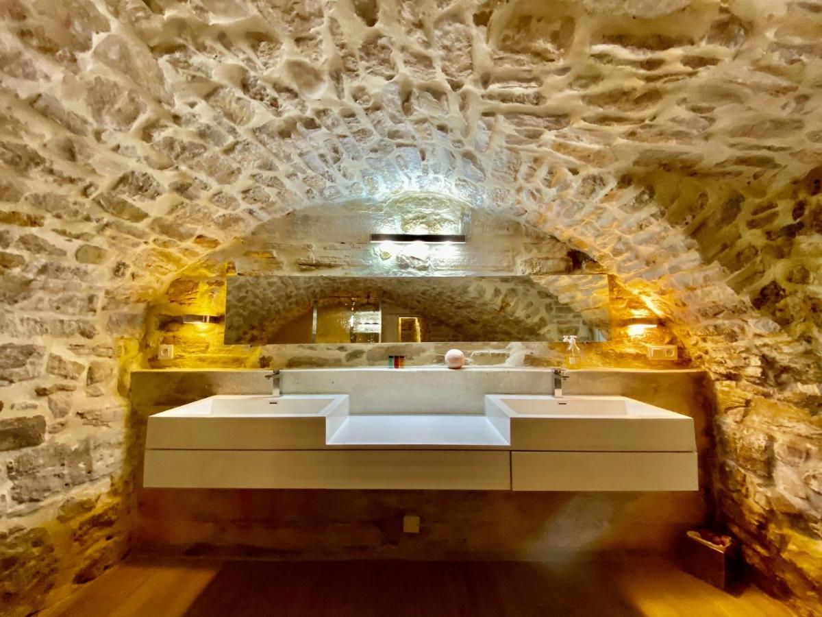 La Maison Des Vendangeurs - Table D'Hotes Le Soir Du Jeudi Au Dimanche- Jacuzzi - Balneo Spa - Acces Piscine Pour Toutes Les Chambres Sauf Studio Coquet- Piscine De Mai A Mi-Octobre Martignargues Εξωτερικό φωτογραφία