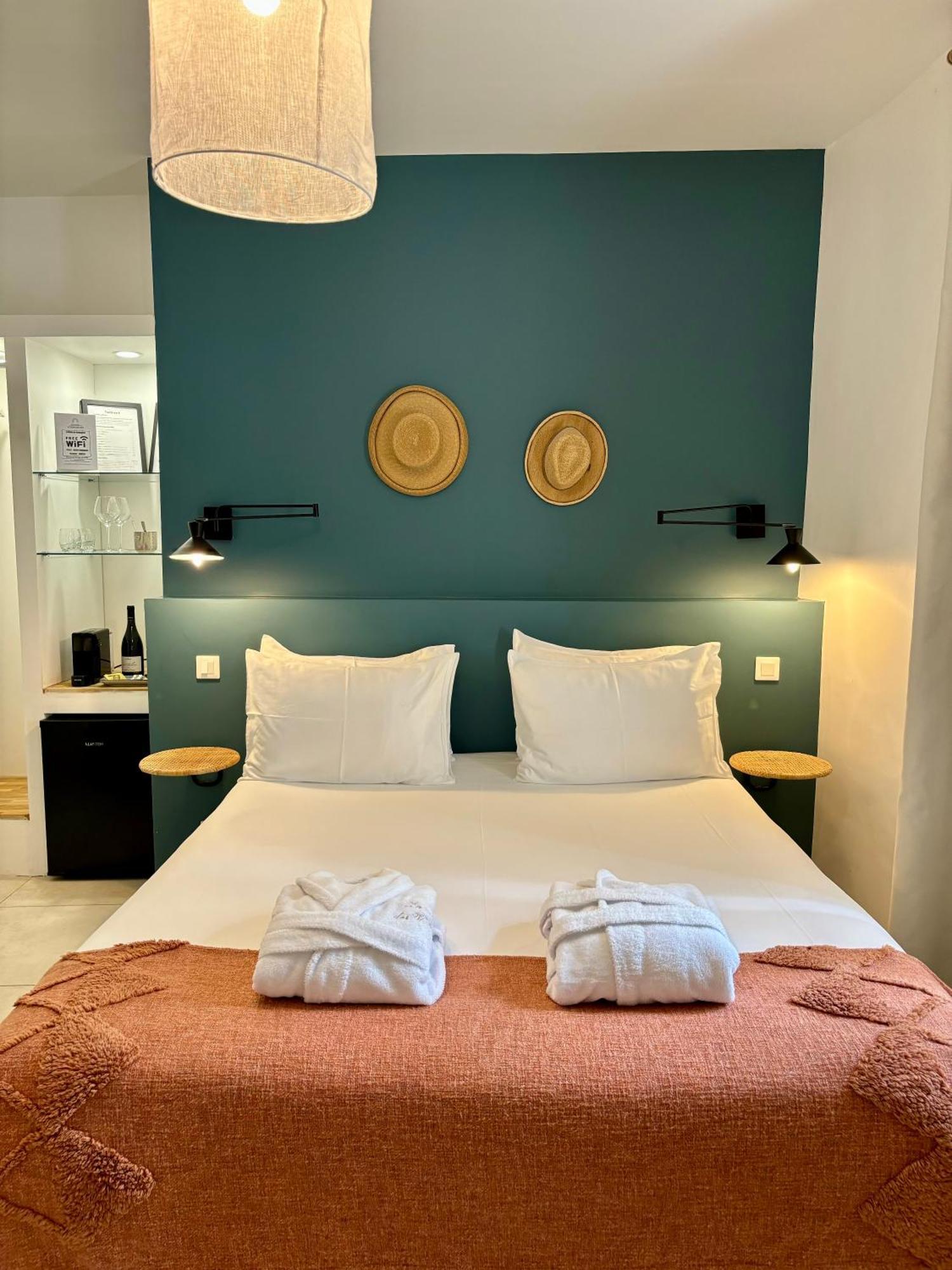 La Maison Des Vendangeurs - Table D'Hotes Le Soir Du Jeudi Au Dimanche- Jacuzzi - Balneo Spa - Acces Piscine Pour Toutes Les Chambres Sauf Studio Coquet- Piscine De Mai A Mi-Octobre Martignargues Εξωτερικό φωτογραφία