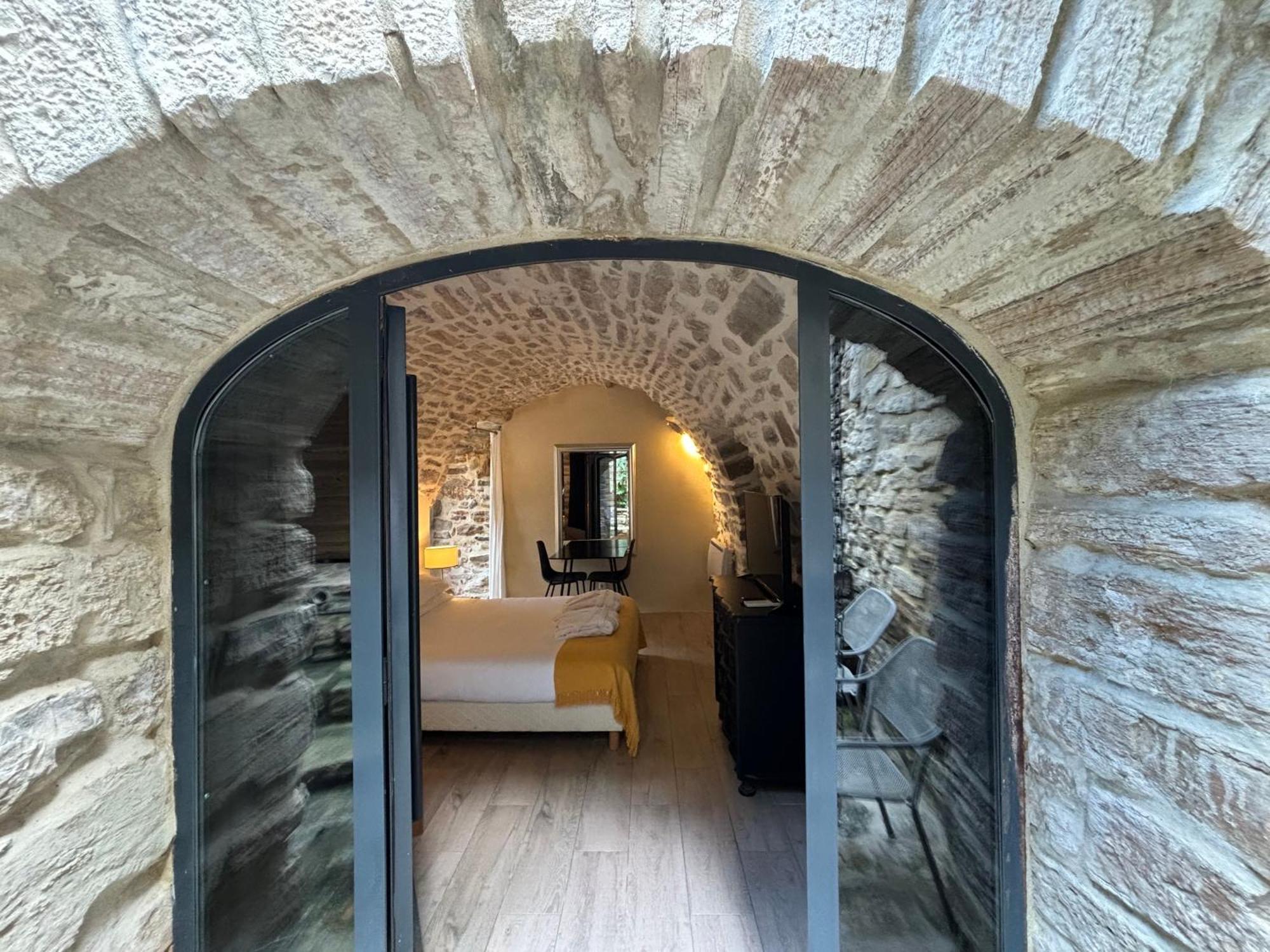 La Maison Des Vendangeurs - Table D'Hotes Le Soir Du Jeudi Au Dimanche- Jacuzzi - Balneo Spa - Acces Piscine Pour Toutes Les Chambres Sauf Studio Coquet- Piscine De Mai A Mi-Octobre Martignargues Εξωτερικό φωτογραφία