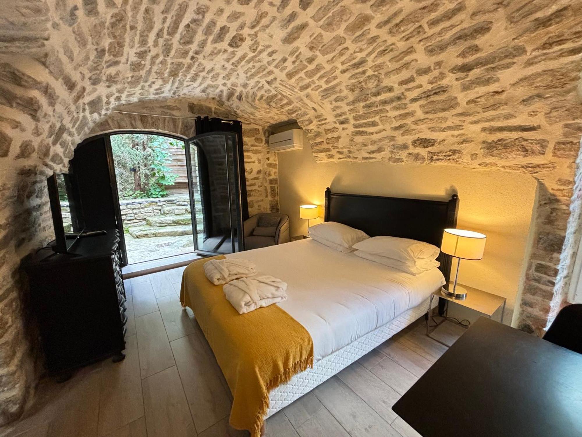 La Maison Des Vendangeurs - Table D'Hotes Le Soir Du Jeudi Au Dimanche- Jacuzzi - Balneo Spa - Acces Piscine Pour Toutes Les Chambres Sauf Studio Coquet- Piscine De Mai A Mi-Octobre Martignargues Εξωτερικό φωτογραφία
